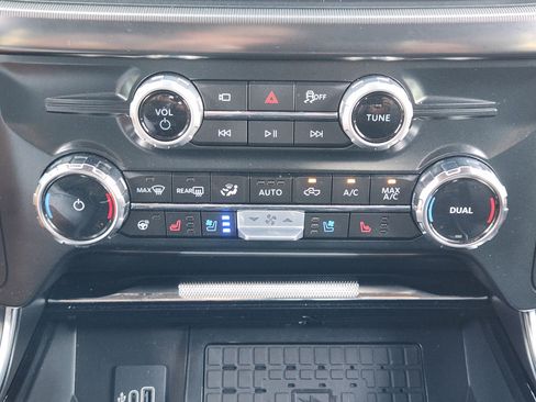 Used 2025 Ford F150 Raptor AWD/4WD image 19