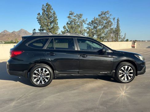 Used 2016 Subaru Outback 2.5i Limited AWD/4WD image 5