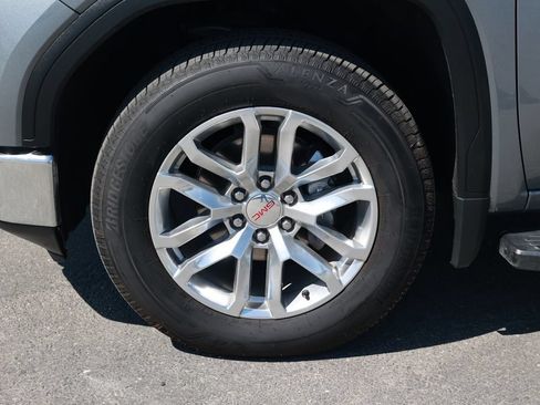 Used 2022 GMC Sierra 1500 SLT w/ SLT Premium Package AWD/4WD image 14