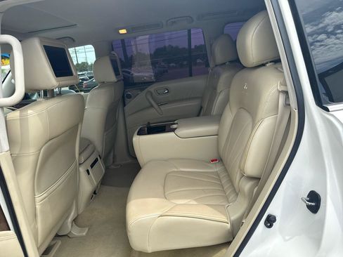 Used 2011 INFINITI QX56 4WD w/ Deluxe Touring Pkg image 14