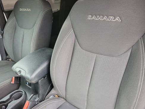 Used 2017 Jeep Wrangler Unlimited Sahara w/ Dual Top Group image 11