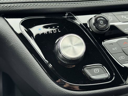 New 2026 Chrysler Pacifica Select FWD image 14