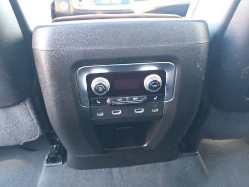 Used 2023 GMC Yukon Denali Ultimate image 9
