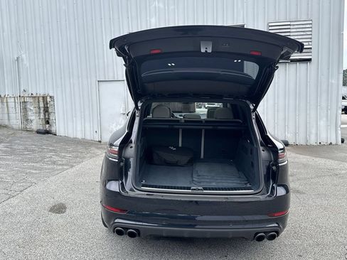 Used 2023 Porsche Cayenne Turbo S AWD/4WD image 34