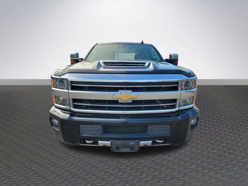 Used 2019 Chevrolet Silverado 2500 High Country w/ Duramax Plus Package image 2