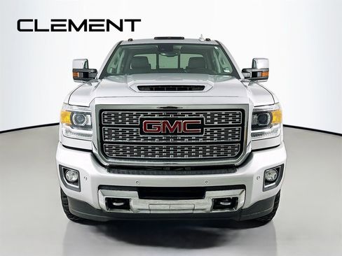 Used 2019 GMC Sierra 2500 Denali w/ Duramax Plus Package image 3