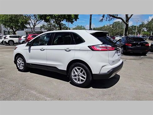 Used 2024 Ford Edge SEL image 28