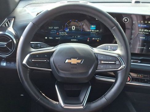 Used 2025 Chevrolet Equinox LT w/ Convenience Package II image 19