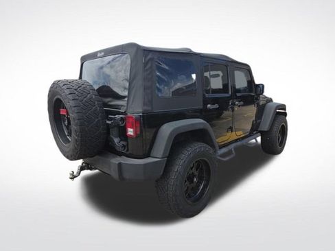 Used 2014 Jeep Wrangler Unlimited Rubicon w/ Connectivity Group AWD/4WD image 8