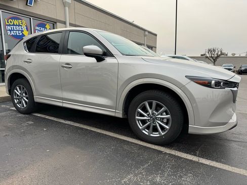 Used 2025 MAZDA CX-5 AWD 2.5 S w/ Preferred Package image 3