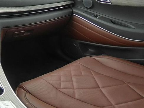 Used 2025 Genesis GV80 3.5T Prestige AWD/4WD image 35