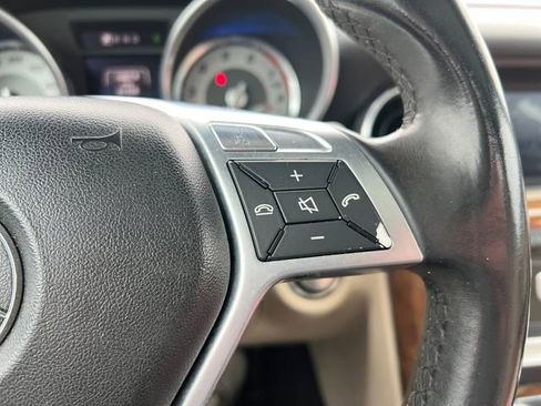 Used 2014 Mercedes-Benz SLK 250 w/ Premium Package image 20