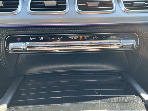 Used 2025 Mercedes-Benz GLE 350 4MATIC image 29