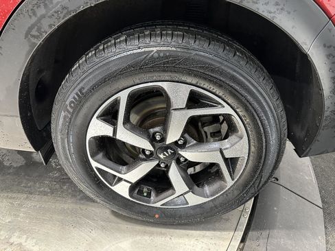 Used 2020 Kia Sportage LX image 9