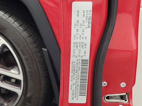 Used 2019 Jeep Compass Latitude FWD image 33