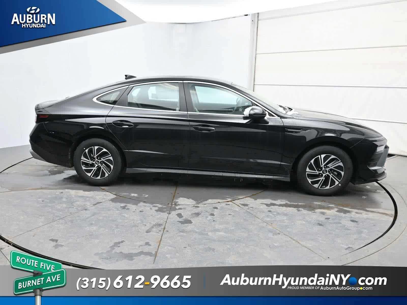 New 2026 Hyundai Sonata Blue FWD image 15