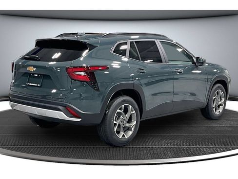 New 2026 Chevrolet Trax LT w/ LT Convenience Package FWD image 21