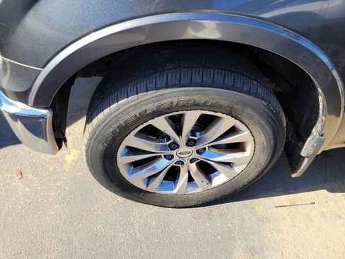 Used 2015 Ford F150 Lariat w/ Equipment Group 502A Luxury image 4