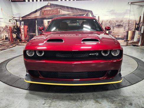 Used 2019 Dodge Challenger SRT Hellcat Redeye image 3