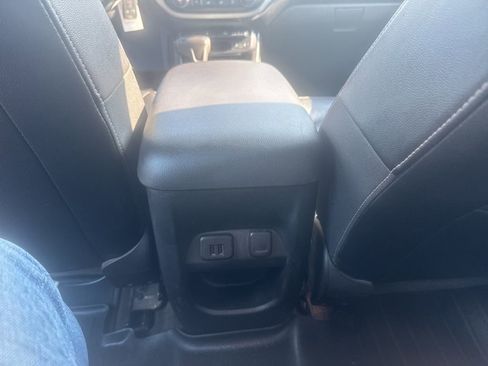 Used 2015 Chevrolet Colorado LT w/ Luxury Package image 20