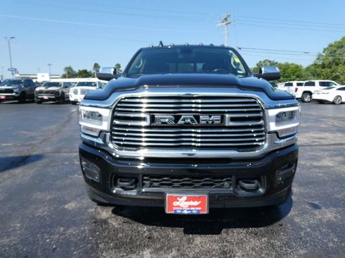 Used 2021 RAM 2500 Laramie w/ Body Color Bumper Group AWD/4WD image 11
