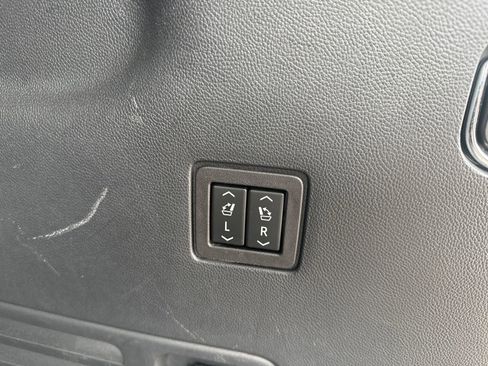 Used 2021 Chevrolet Traverse High Country FWD image 26