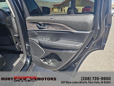 Used 2023 Jeep Grand Cherokee Limited w/ Luxury Tech Group II AWD/4WD image 41