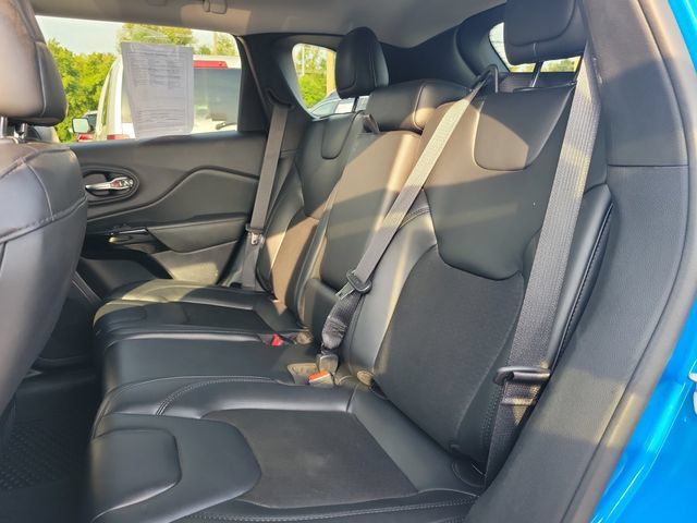 Used 2020 Jeep Cherokee Latitude Plus AWD/4WD image 25