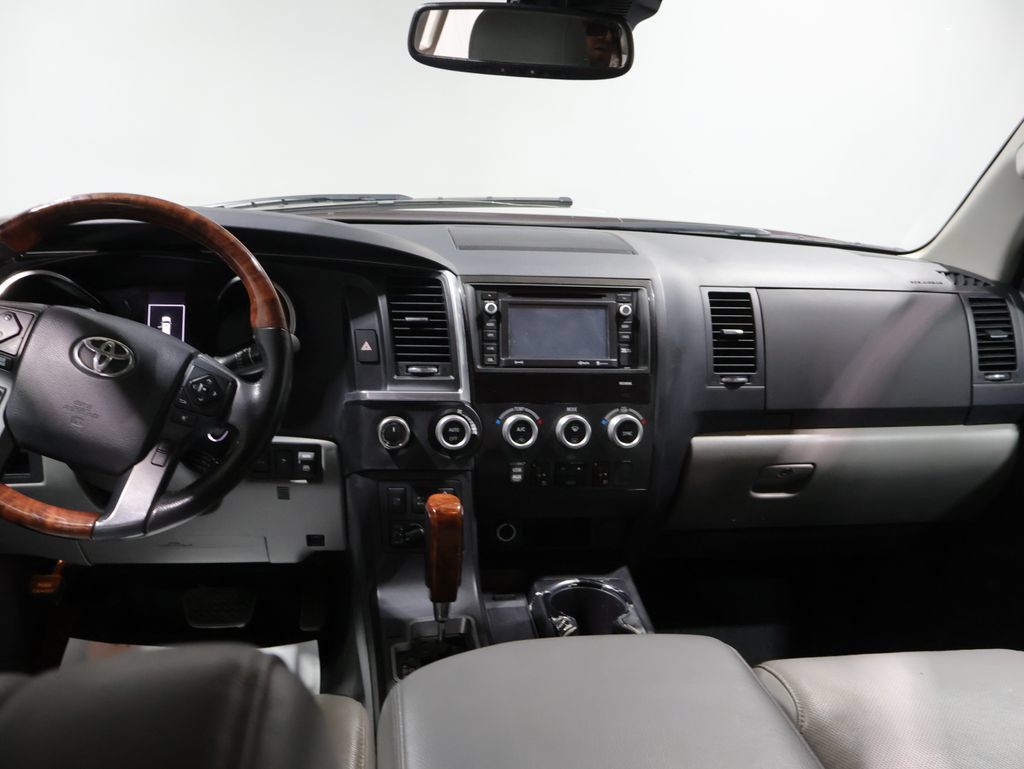 Used 2019 Toyota Sequoia Platinum AWD/4WD image 15