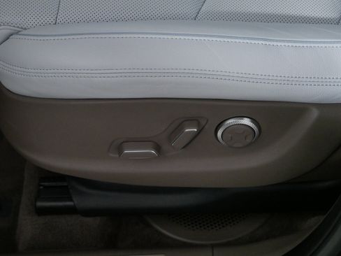 Certified 2026 Genesis GV70 2.5T Advanced AWD/4WD image 20