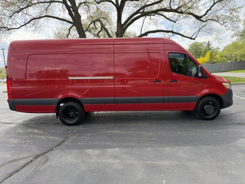 Used 2025 Mercedes-Benz Sprinter 3500 image 9