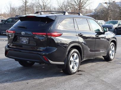 Used 2022 Toyota Highlander LE