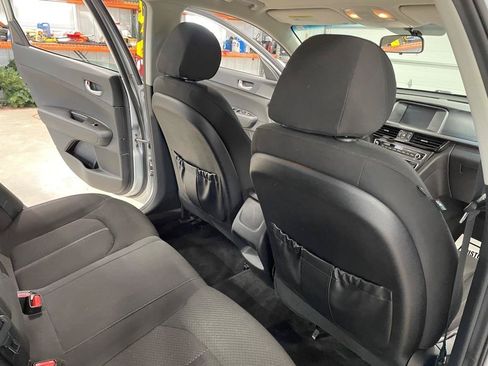 Used 2018 Kia Optima LX FWD image 16