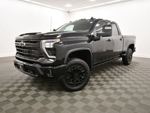 Used 2024 Chevrolet Silverado 2500 LTZ w/ LTZ Plus Package AWD/4WD image 2