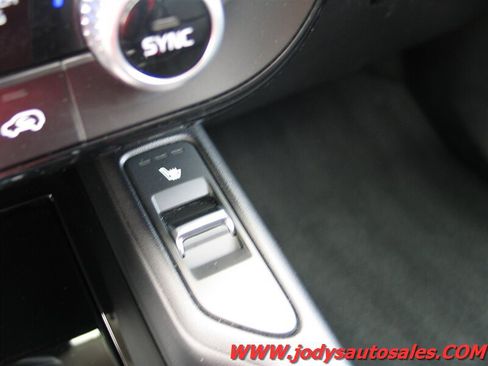 Used 2025 Kia Telluride S AWD/4WD image 24