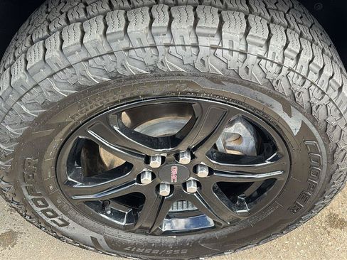 Used 2020 GMC Acadia AT4 w/ LPO, Roadside Safety Package AWD/4WD image 9