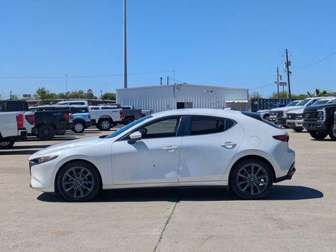 Used 2019 MAZDA MAZDA3 w/Preferred Pkg image 8