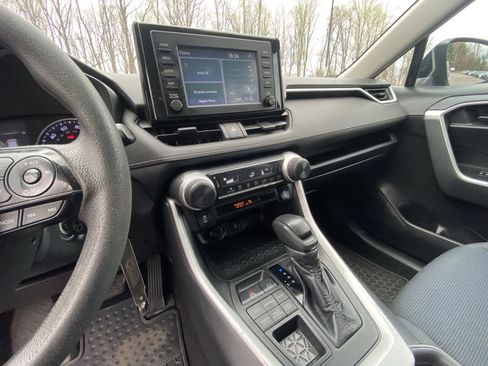 Used 2019 Toyota RAV4 LE w/ All Weather Liner Package AWD/4WD image 19