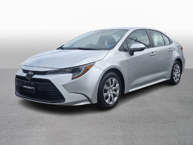 Used 2025 Toyota Corolla LE FWD image 1