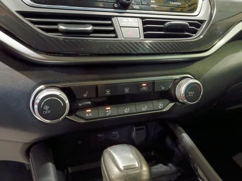 Used 2024 Nissan Altima 2.5 SR w/ SR Premium Package FWD image 18