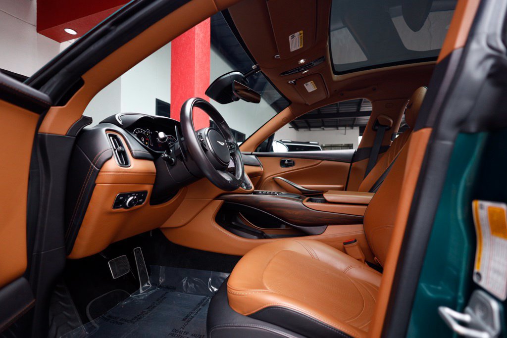 Used 2022 Aston Martin DBX AWD/4WD image 34