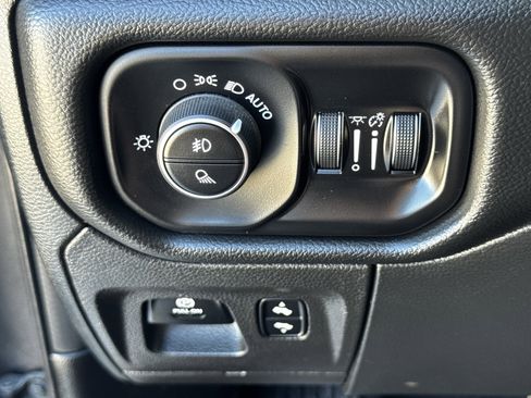 Used 2025 RAM 1500 Laramie w/ Sport Appearance Package image 27