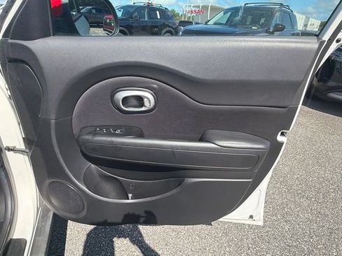 Used 2017 Kia Soul + w/ Designer's Package FWD image 14