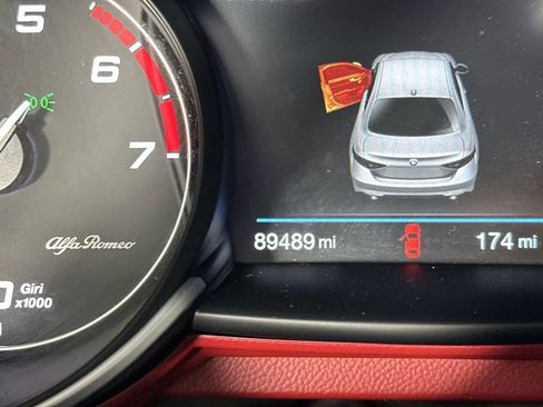 Used 2019 Alfa Romeo Giulia Ti Sport w/ Quick Order Package 22U Sport image 15