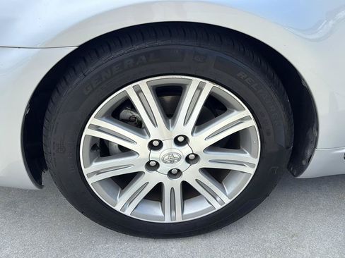 Used 2009 Toyota Avalon Limited FWD image 11