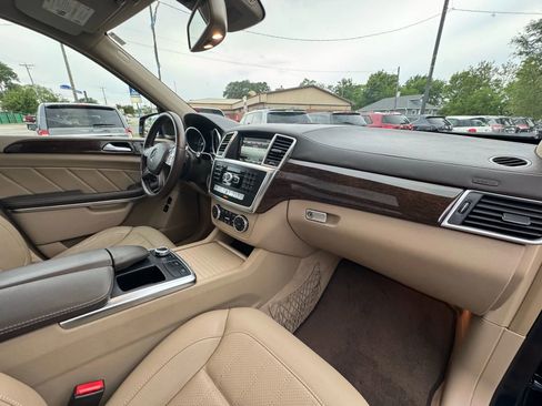 Used 2014 Mercedes-Benz GL 450 4MATIC image 24