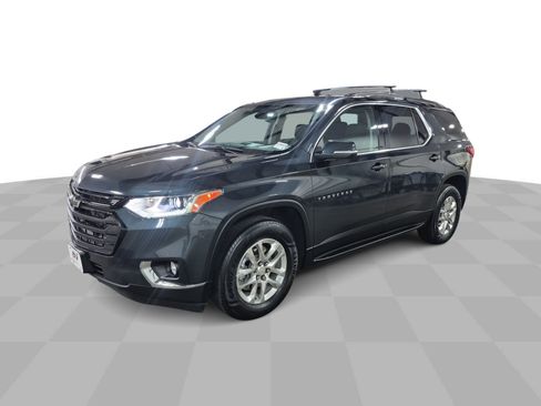 Certified 2021 Chevrolet Traverse LT FWD image 1