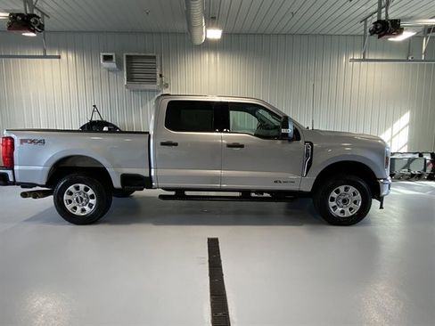 Used 2024 Ford F250 XLT w/ FX4 Off-Road Package image 2
