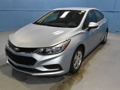 Used 2017 Chevrolet Cruze LS FWD image 24