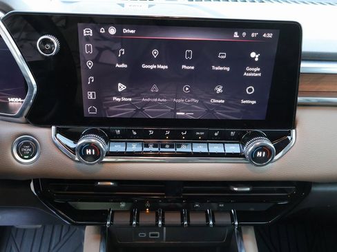 Used 2023 GMC Canyon Denali image 24